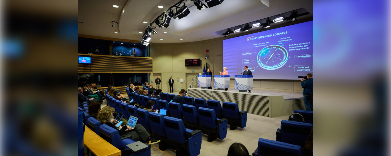 Ursula von der Leyen et Stéphane Séjourné en conférence de presse